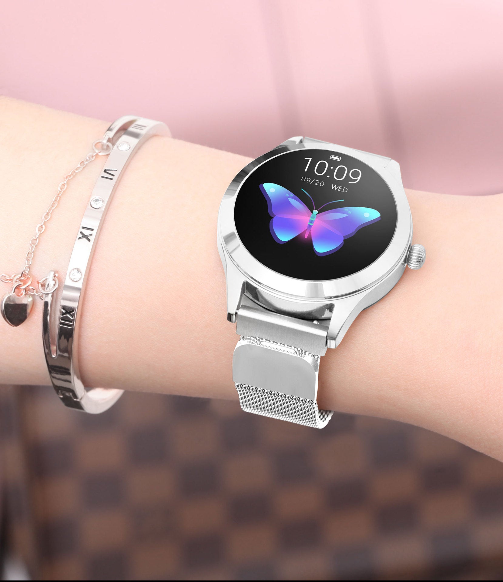 Stay Fit & Connected with the Heart Rate Monitoring Smart Bracelet